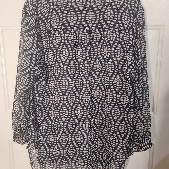 Lucky‎ Brand Sheer Black and White Long Sleeve Lightweight Top Size M - Picture 5 of 5